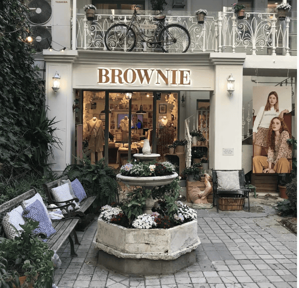 Тайный дворик на Саламанке в “Cafe Brownie”
